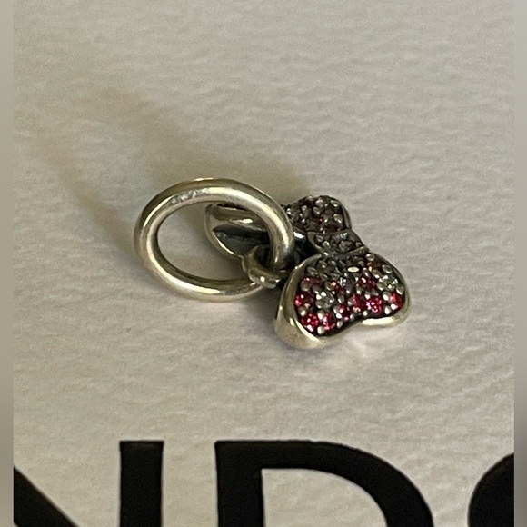New authentic Disney x Pandora Minnie Mouse sparkling bow dangle charm retired - Picture 4 of 8